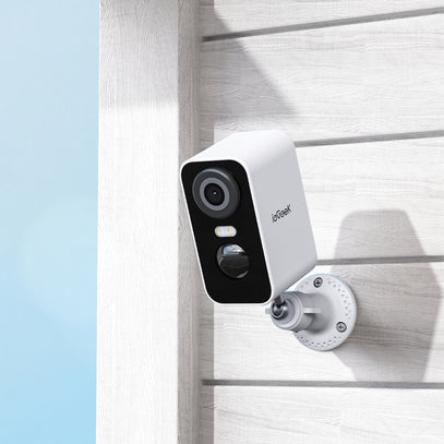 ieGeek battery-powerd security camera ZY-C1 mounted on a white wall